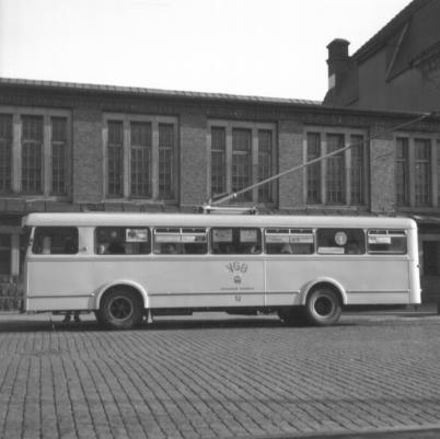Omnibus vorm Hauptbahnhof 1950er Jahre